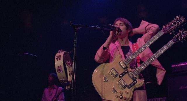 保罗·麦卡特尼与同党演唱会 Rockshow.1980.1080p.BluRay.x264-HANDJOB 11.46GB-4.png