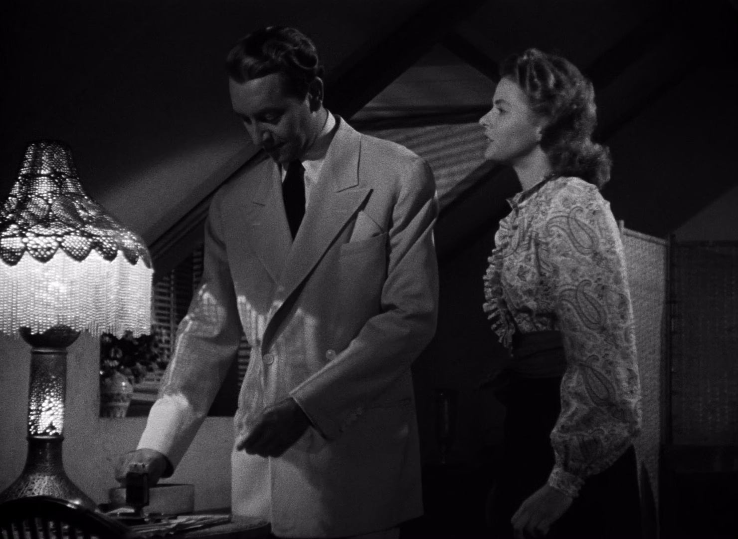 卡萨布兰卡[国英多音轨/简英字幕].Casablanca.1942.BluRay.1080p.x265.10bit.5Audio-MiniHD 4.52GB-6.jpeg
