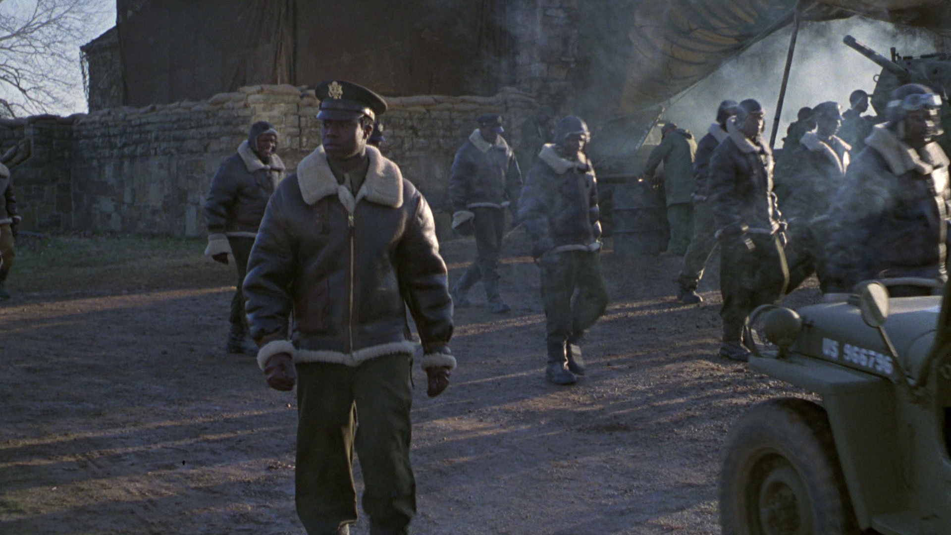 塔斯克基飞翔员[简繁英字幕].The.Tuskegee.Airmen.1995.1080p.BluRay.DTS.x265-10bit-ENTHD 7.57GB-6.jpeg