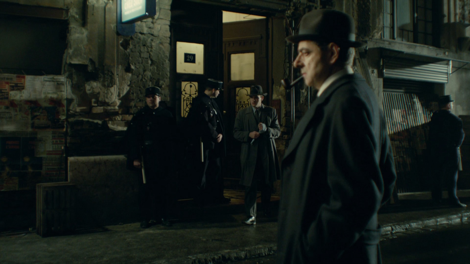 梅格雷的亡者[中英字幕].Maigret's.Dead.Man.2016.BluRay.1080p.x265.10bit-MiniHD 2.07GB-5.jpeg