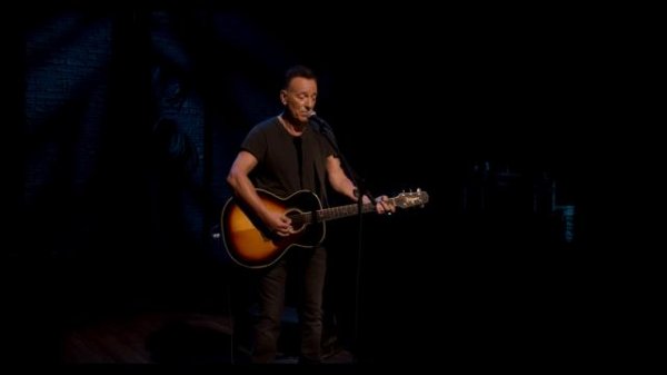 斯普林斯汀:百老汇音乐会 Springsteen.on.Broadway.2018.1080p.NF.WEBRip.DD5.1.x264-iKA 2.95GB-3.png