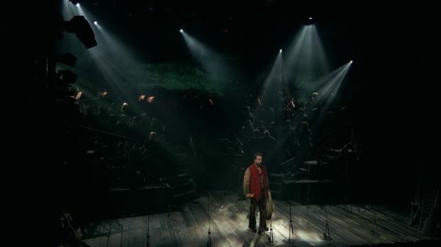 悲凉天下:上演音乐会 Les.Miserables.The.Staged.Concert.2019.1080p.WEBRip.x264-RARBG 3.15GB-3.png