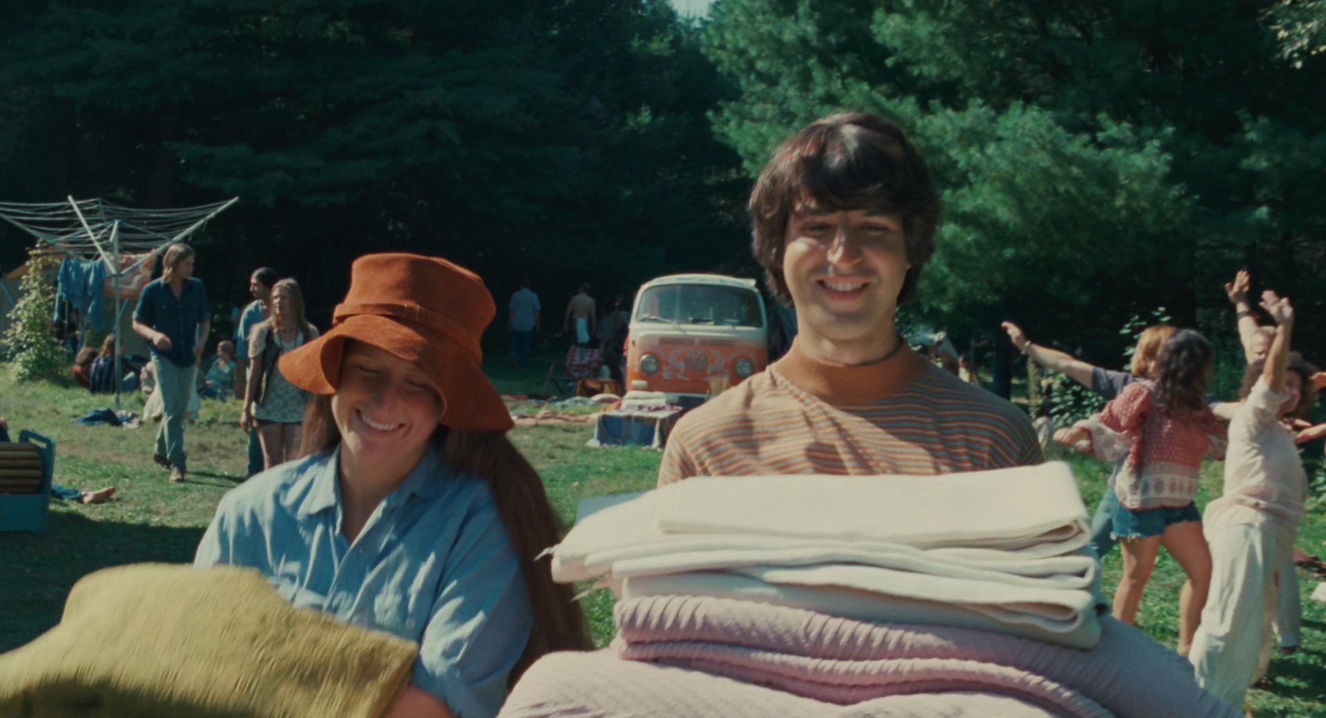 制造伍德斯托克音乐节[繁英字幕].Taking.Woodstock.2009.BluRay.1080p.x265.10bit-MiniHD 3.74GB-5.jpeg