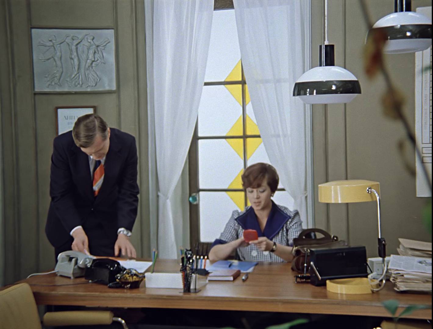 办公室的故事[简繁字幕].Office.Romance.1977.BluRay.1080p.x265.2Audio-MiniHD 5.62GB-7.jpeg