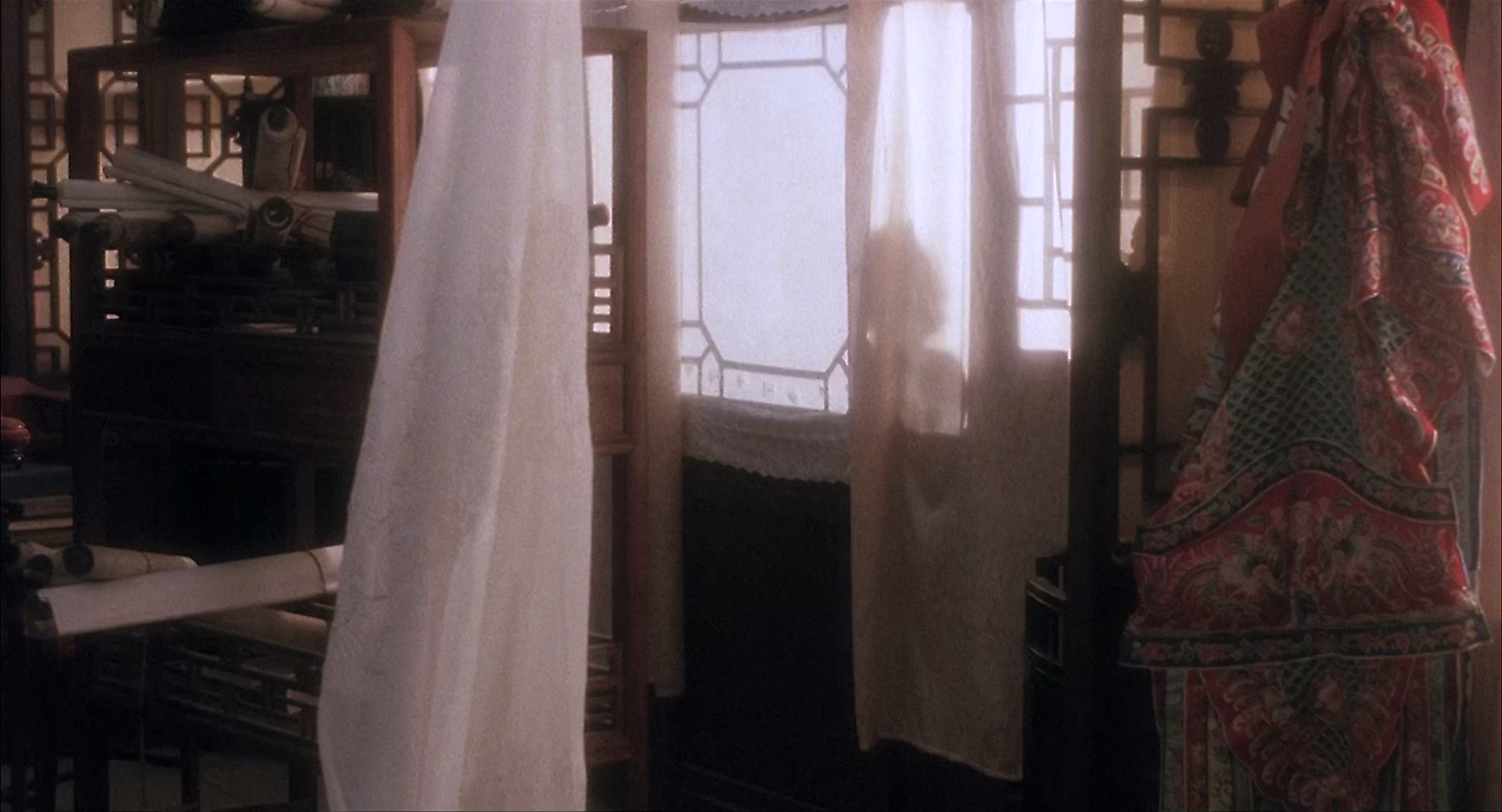 霸王别姬[国语音轨/中英字幕].Farewell.My.Concubine.1993.BluRay.1080p.x265.10bit.2Audio-MiniHD 6.94GB-6.jpeg