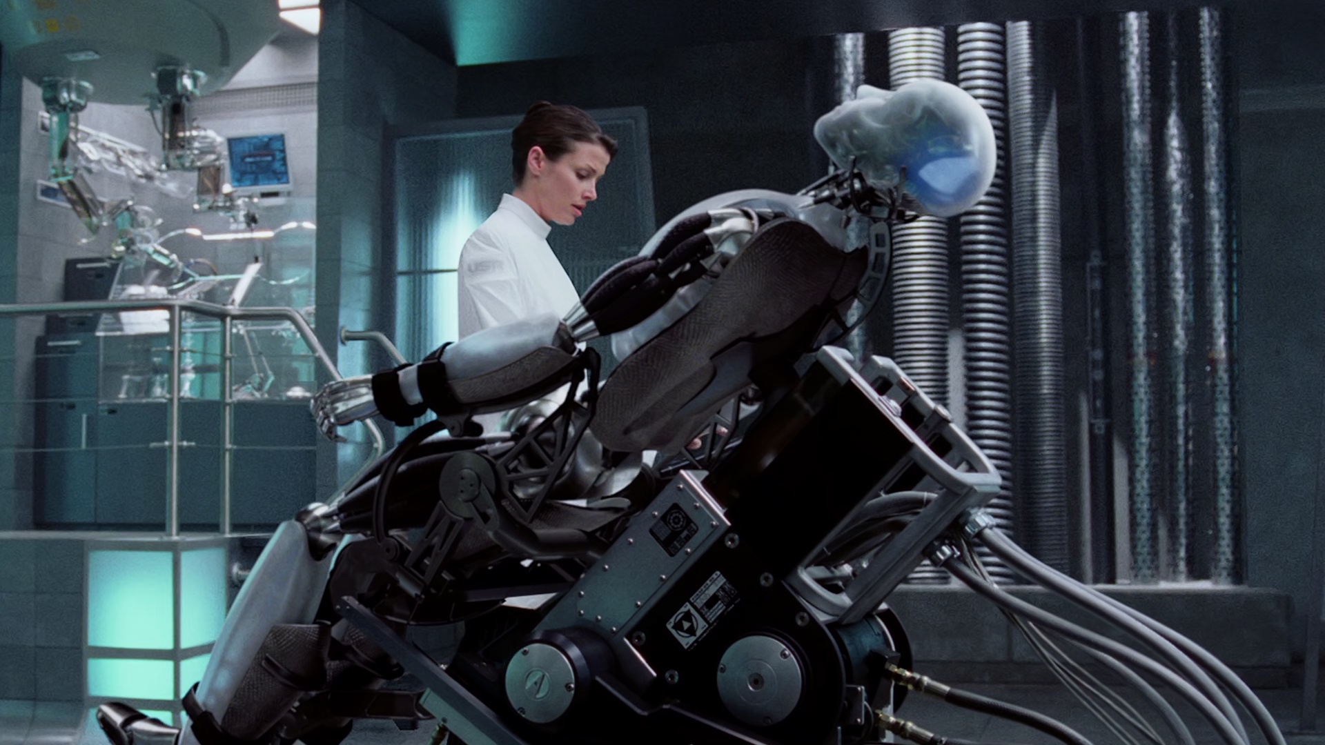 我,机械人[国英多音轨/简繁英字幕].I.Robot.2004.BluRay.1080p.x265.10bit.2Audio-MiniHD 5.78GB-4.jpeg